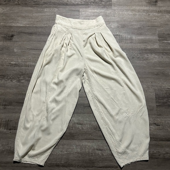 Free People Pants - Women’s Free People Viscose Linen Blend Barrel Leg Cropped Pant XS